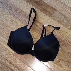 BRAND NEW Lightly Lined VS T-shirt Bra